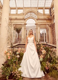 'Kyra Wedding Dress 